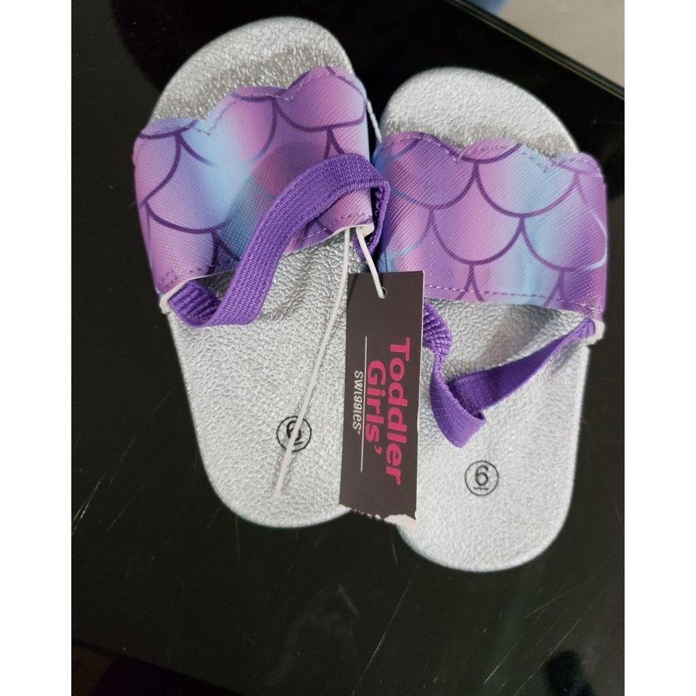 Swiggles Girls Baby Size 6 mermaid Scale Sandals New flip flops silver purple‎